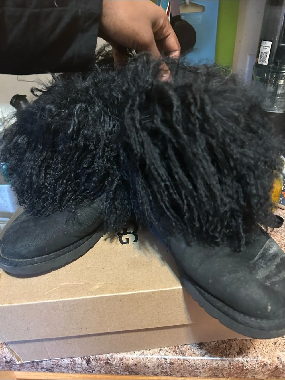 Ugg sheep skin cuff boots black -